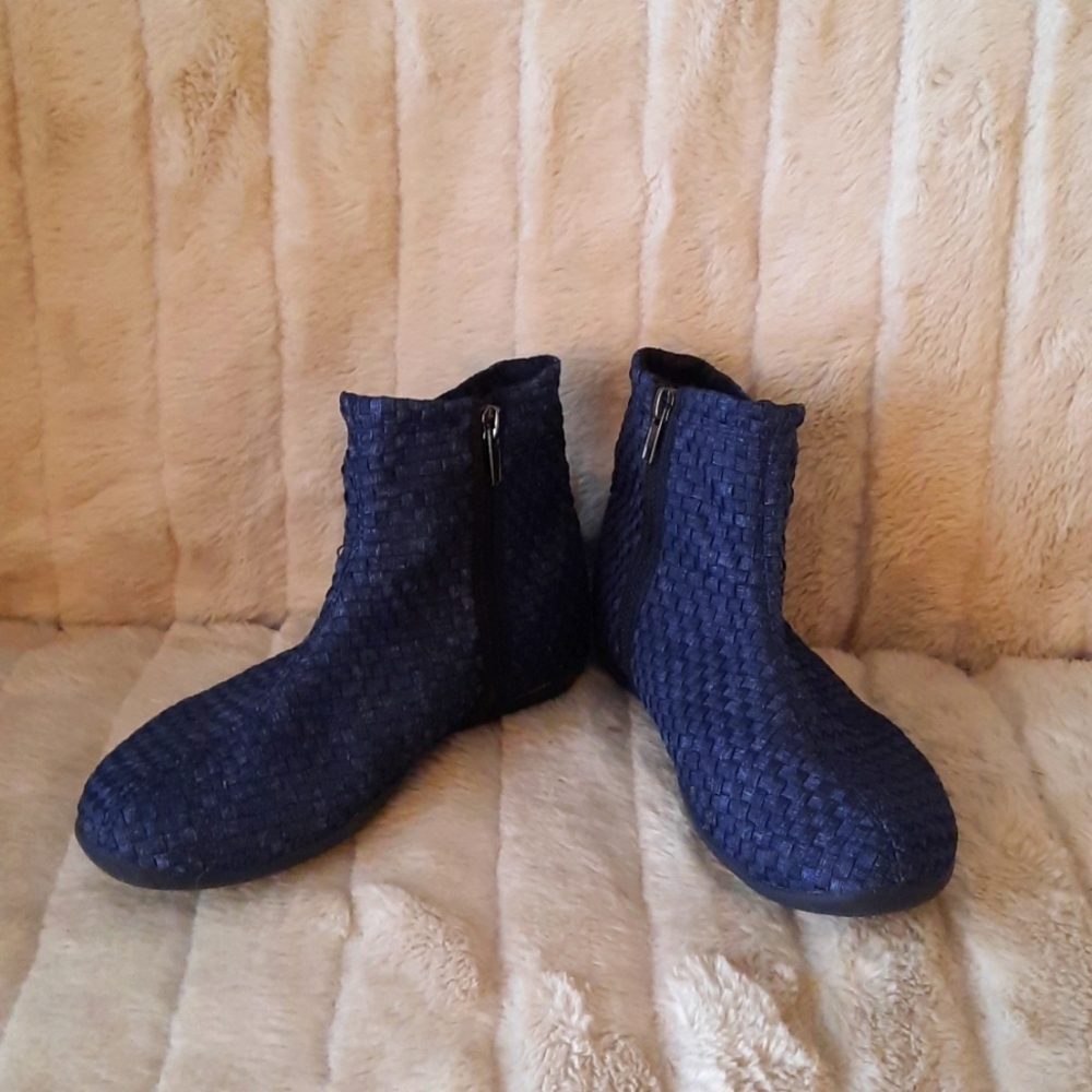 COPY - Bernie mev navy blue boots size 7